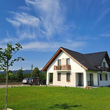 Eco familia Hotel Pojoga Bagian luar foto