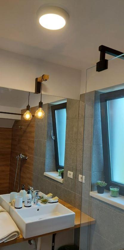 Eco familia Hotel Pojoga Bagian luar foto