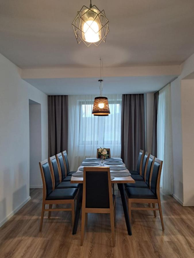 Eco familia Hotel Pojoga Bagian luar foto