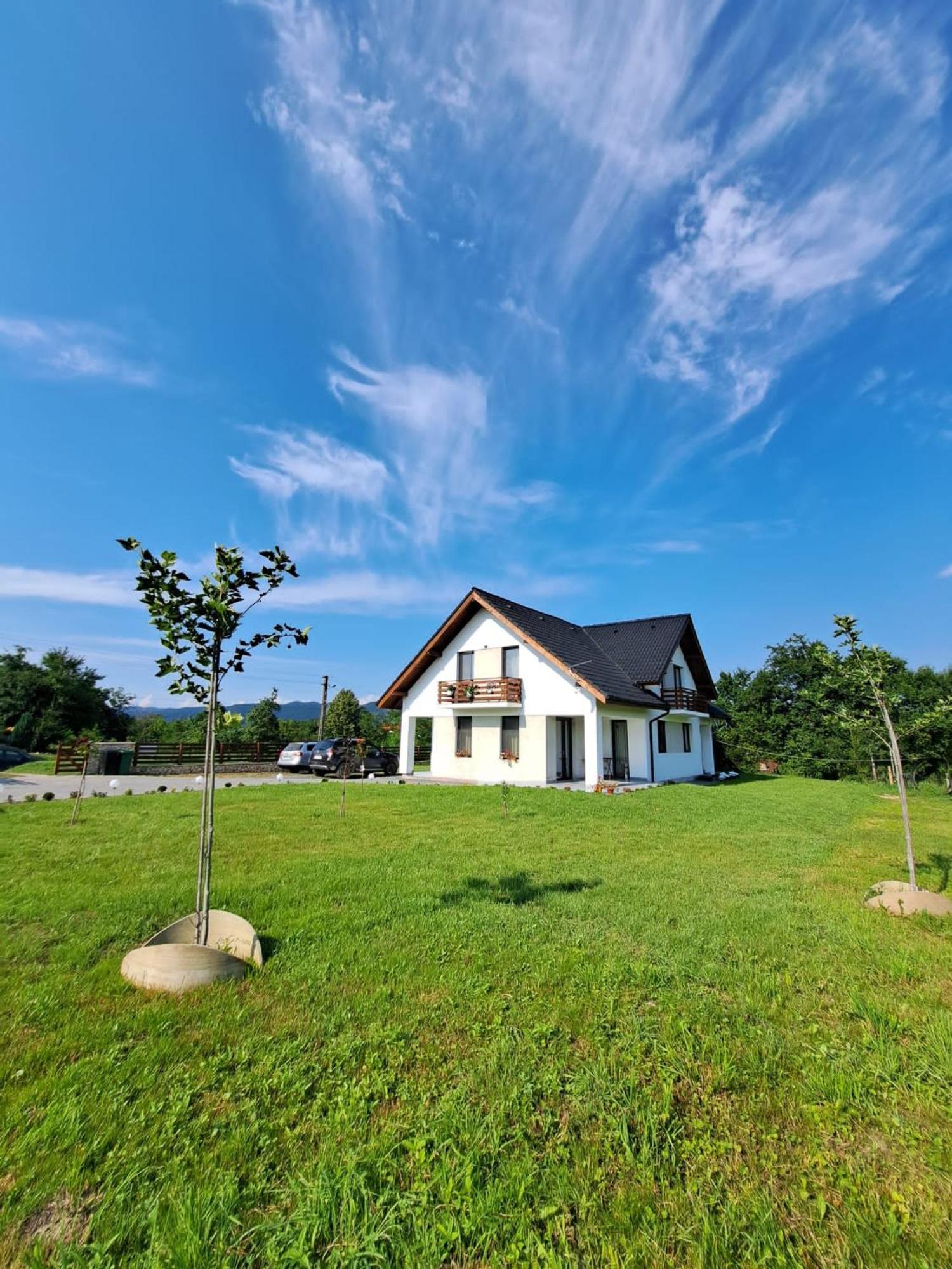 Eco familia Hotel Pojoga Bagian luar foto